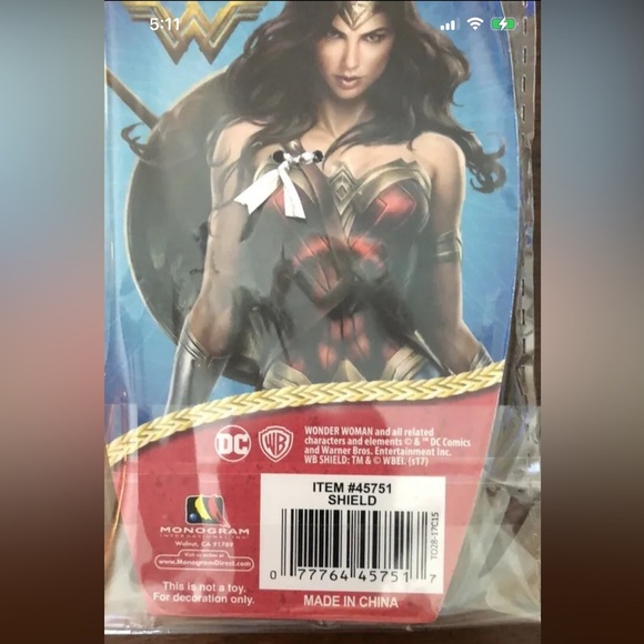 DC Comics Justice League Wonder Woman Shield Key Chain Pewter With Clip. New. - Picture 5 of 7